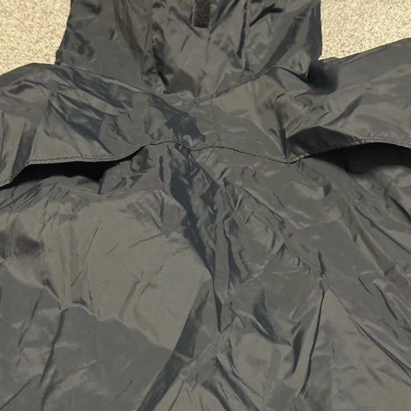 Columbia Men's Black Omni-Shield Windbreaker - Picture 4 of 5